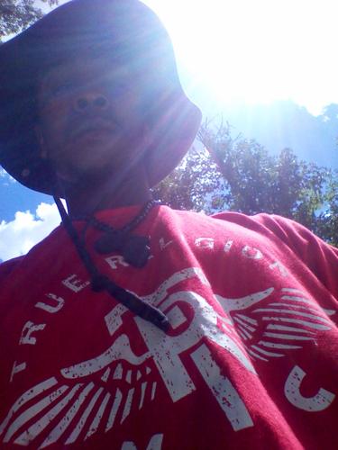 IM DAT NIGGAIM LEGENDARYIM TRUE NEVER FALSEIM TEN HUNS IM A GI LIVE A MOBSTER LIFE RIP EWAREEN IM EAST SIDE BOUND IM ON DAT EAST AS I SPEAK RNS FULLTIME!!!$$