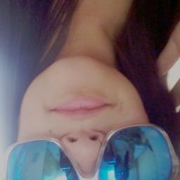 mineira,palmeirense,ariana,ciumenta,ansiosa,romântica,mandona,internet,reggae,chocolate,verão,sinceridade,festa, nenhum pouco legal :D mais? #follow-me :*