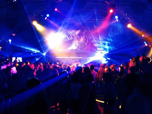 Tudo sobre eventos em São Paulo, desde bares , baladas, a exposiçõesde arte.
