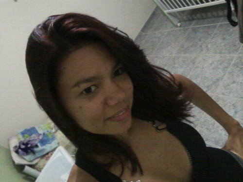 Amuh td q me faz bem.. 
Sou uma garota bonita, inteligente, meiga ((qd quero.. claro)), simpatica ((tbm..)).. enfim só me conhecendo pra saber..