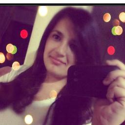 São Paulina ,canceriana , 16 anos  legal, extrovertida, divertida, brincalhona, amo minha família e namorado ♥