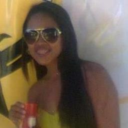 Aquariana, 25 anos, adora viver bem c td e c tds. 
Gosto de CARINHO e não gosto de BARATA :D