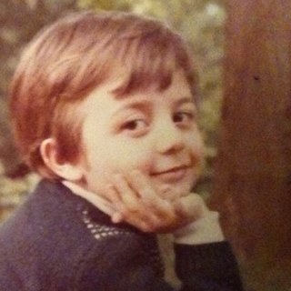Sognatore convinto dal 1970. Ossessionato dalla perfezione, innamorato dei difetti.        BE AS YOU WISH THE WORLD SHOULD BE (Gandhi)