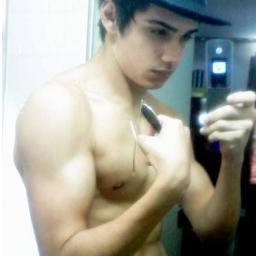 'Biografia ?
Fala sério! Como vou resumir minha
vida aki no twitter?
;P
http://t.co/WMcASeVuSg