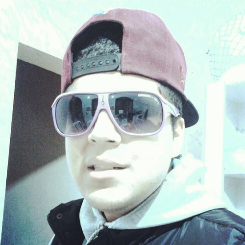 MEEEEEEEEEEEEEEEEEEEEU melhor amigo lindo/perfeito, eu te amo muito ♥ @LeticiaYara aqui ;*