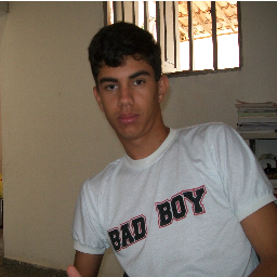 amo esportes,abcdista, flamengista,  tenho 16 anos sou estudanteda E.E.M.F.Sou demolay MCER do cap.mesageiro da paz nº13
da cidade de S.P.P.