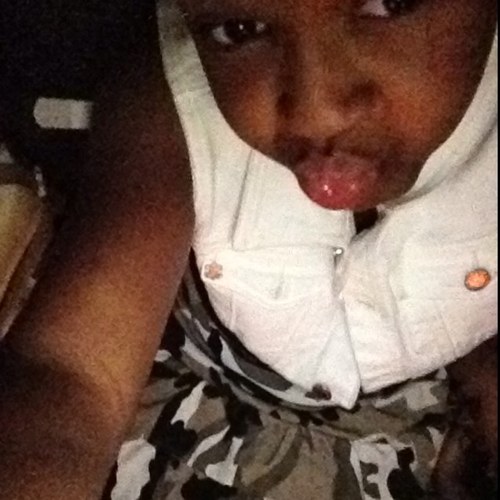 Hi i'm Bre ((iF U FOLLOW i WiLL FOLLOW U BCK )) i KEEP iT 300 HUNNA WiTH YA #TeamFollowBack