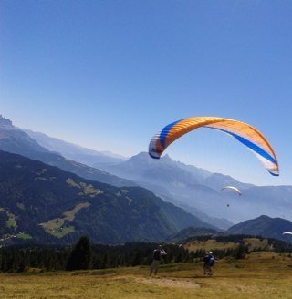 ashton_kev's profile picture. 