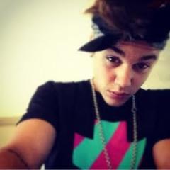 Um Boylieber com orgulho que se importa muito com o Justin e as irmãs (Beliebers)