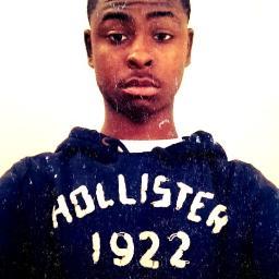 Im 16 
Im A 10th Grader 
5'8 Inches 
Single 
African & American
