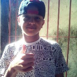 sou um moleke da hora , humilde , estrovertido , e daqui do vila yolanda quebrada querida e um mlk que gosto pra porra que ta comigo no dia dia @_marcos_mc