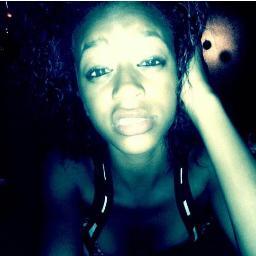 loves to have fun , 13 , 8th grade , hamden middle school . work hard play hard . keeps ma head up high nd ma middle finger higher!