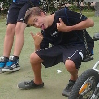 jongen•||• 16 jaar •ll• korfbal A1•||• NWK•||• vwo •||• nf= meestal nfb;)•||• meer weten follow mij maar;)