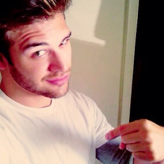 xMasonJamesNBA's profile picture. 19 || Taken, Bi || Bad Boy, on the football team, kind of flirty, & I'm popular. || Vampire ||  Neptune Boat Academy || Room 200