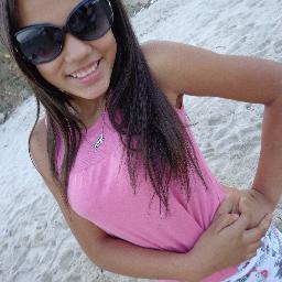 ●● Vidinhα que é мinhα... Só pяo мeu consuмo! ●●  Aquelα que vc fαlα mαl, pαgα-pαu e fαz iguαl =) 2º twitter = @AnaAna196