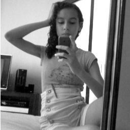 ando devagar pq ja tive pressa e levo esse sorriso pq ja chorei de mais.................