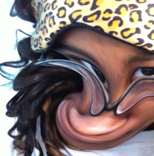 I'm Cherelle. And if you know @Tee_Raawww yep thats my sister. Change that button blue. Follow me i follow back =).