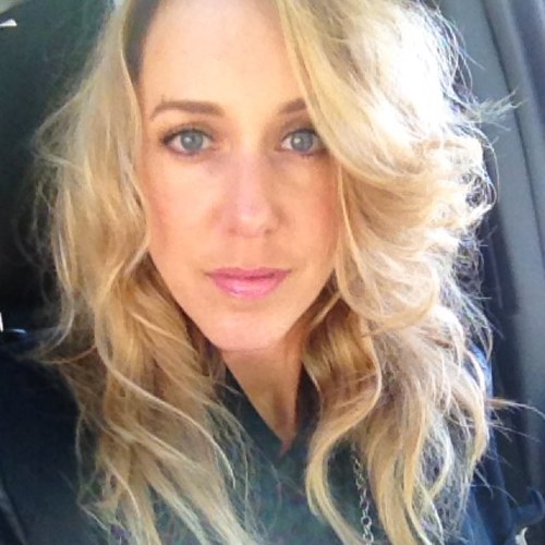 colorgrrl's profile picture. colorist that likes to think outside the box.