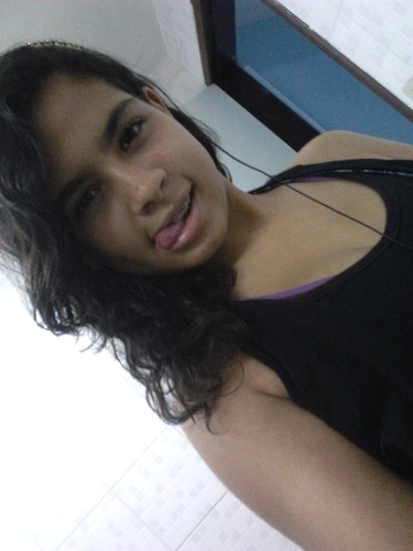 Nem Safaadaa . neem Taradaa .. Um poucoo de cada ;)