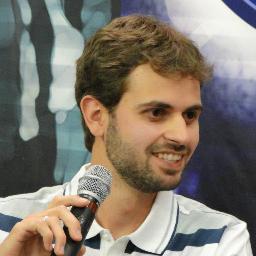 Professor de História e Filosofia.