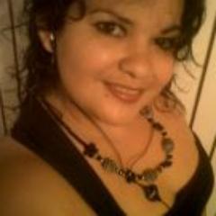 Soy Barranquillera de naciento, alma y corazon, me crie en Venezuela, me gustan las comunicaciones, soy radioficionada y locutora.