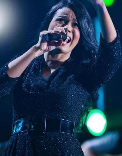 Cuurta nossa pagina de Frases da Damares: http://t.co/5Kpd2teEMd ,Amoo a @Damares_Oficial , Mais ñ idolatro !