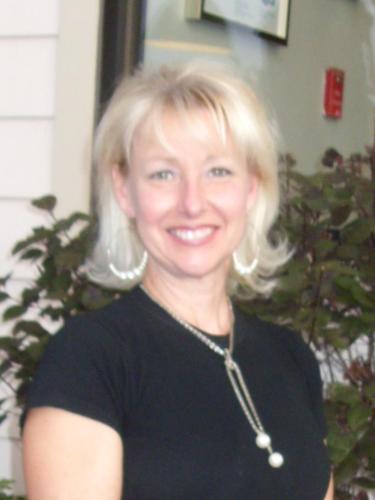 LizDiTomaso's profile picture. Interior Decorator, Real Estate Stager.  Elegant, stylish spaces with function and sparkle. Elegant Home Staging Solutions to Sell Homes.