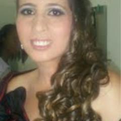 timida,amiga,companheira. no+ so me conhecendo pra saber como eu sou!