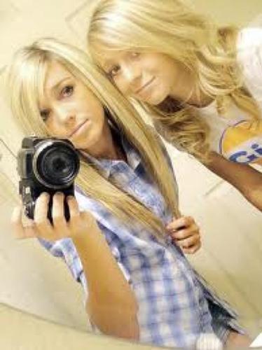 Maddie_cakes4's profile picture. I LOVE YOU!! :D! 
I love One Direction, Cody Simpson!!
If you want a follow just ask for one in a tweet!! :)