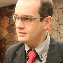 Professor Universitário, contador, colorado, doutor pelas Universidades do Minho e de Aveiro em Portugal. Um pobre rapaz latino americano!