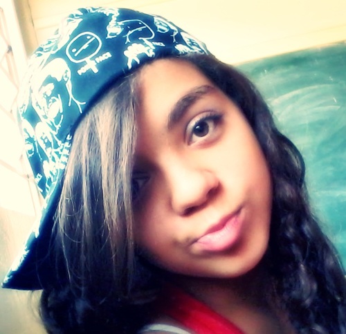 Amo minha familia ,amo pizza ,Lanche,Cozinha... Ciumenta ,Sapatos de Salto 

 Recalcada aquii se explode !! 
        ;D