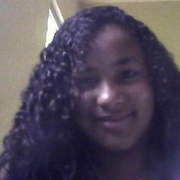 solteira,adoro dançar,amo musica de todos e tipos e sou super fã de ivete sangalo.