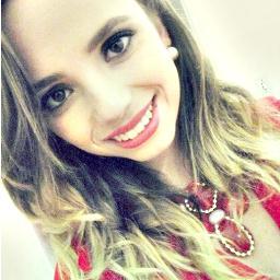 Sou pessoa de dentro pra fora. Minha beleza está na minha essência e no meu caráter. Acredito em sonhos, não em utopia. Mas quando sonho, sonho alto.