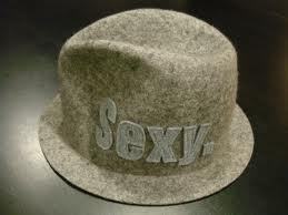 GrayhackerZ's profile picture. どっちつかずくらいがちょうどいいんじゃないですかね