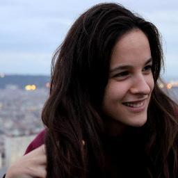Educadora social, monitora i associada al meu barri.