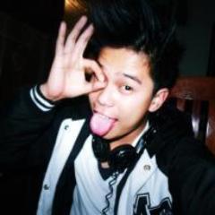 depthsky_29's profile picture. knows how to dance (in my room), sing (in the bathroom), act (infront of my  parents) .. kinda talented i guess lol :)) x