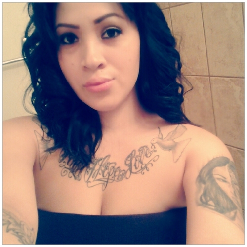 21,Cali,A young mommy .