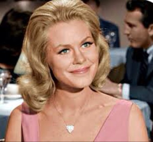 ItsJustMeKLB's profile picture. 