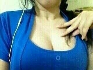 احب الجنس بقوه وخاصه المص متزوجه من شايب ولا يشبعني في الجنس مايجيني الا في الاسبوع مره ..الي جاد يكلمني خاص مابي غير الجادين فقط كل شي في المفضله