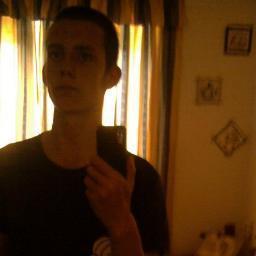 Yeah that's me!  Não Gosto de me definir até porque nao sei oque eu sou.!