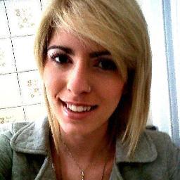 A gente se dá conta tarde de que a felicidade é fácil, não?