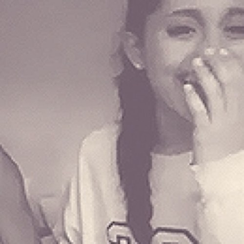 FalseGirlx's profile picture. I was alone, sad but this one guy picked me up in his arms and cared for me and i fell in love with him. He is @LouisTommoFake ❤