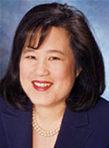 Works at Compass. Experience you can count on! Seasoned real estate agent since 1989.