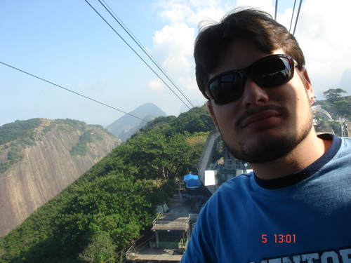 Eu sou um pouco do que me veem, e um pouco do que realmente eu sou...