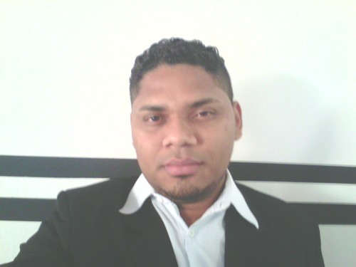 Macapaense, 28 anos, Professor licenciado em historia, especialista em gestão escolar e especialista em cultura e tradiçoes afro-brasileiro.