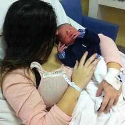 Sou muito fã da Fernanda Barroso , amo muito ela , acho ela muito atenciosa com as fãs e odeio quem fala mal dela :@@ Fred Lindo Chegou *--*