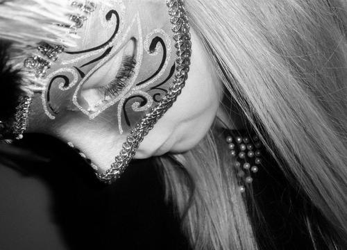 Heeey, follow me and i will follow back :)