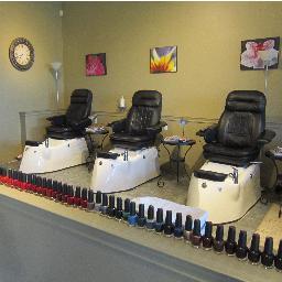 Refresh Salon and Spa is a family owned and operated business located in Ancaster, Ontario, offering a wide range of salon and spa services.