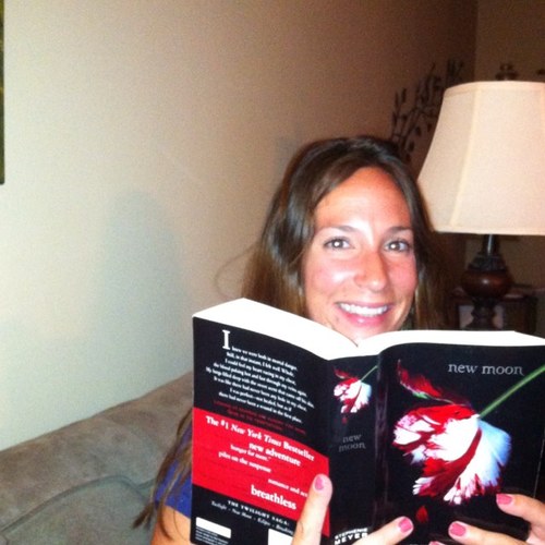 English teacher at South Orangetown Central School District, Middle School-- Love marathoning, reading, and writing:)