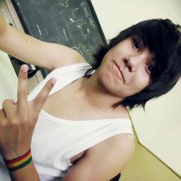 Leonino,15 anos,rockeiro,RANGER PRETO,violao,feio, ciumento,chato e etc... Eu quero um Panetone..